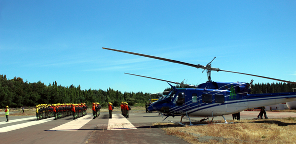 helicóptero combate incendios